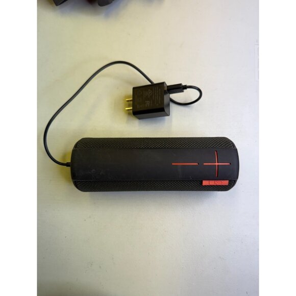 Logitech UE Ultimate Ears BOOM Wireless Bluetooth Speaker S-00122 Black/Red - Picture 2 of 14